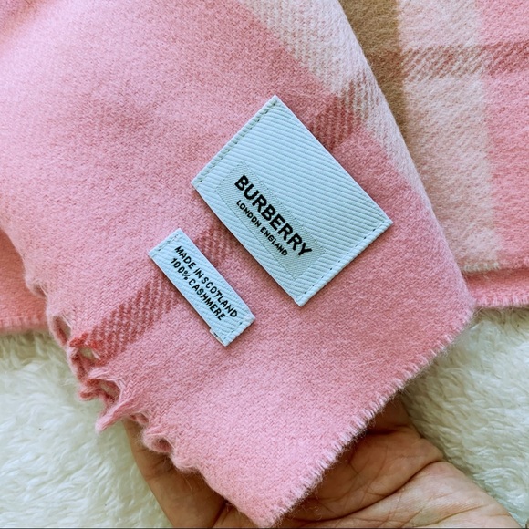 NWT Authentic Burberry FringedCheck Cashmere Scarf - Picture 7 of 8